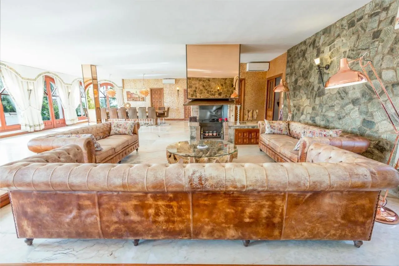 Mijas Castle Villa 0*,